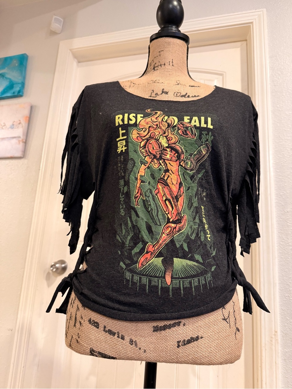 Metroid Samus Upcycled Fringe Tee – Size Medium